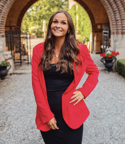 Klara Axén, Administrator and Sales Representative, HLR Proffsen